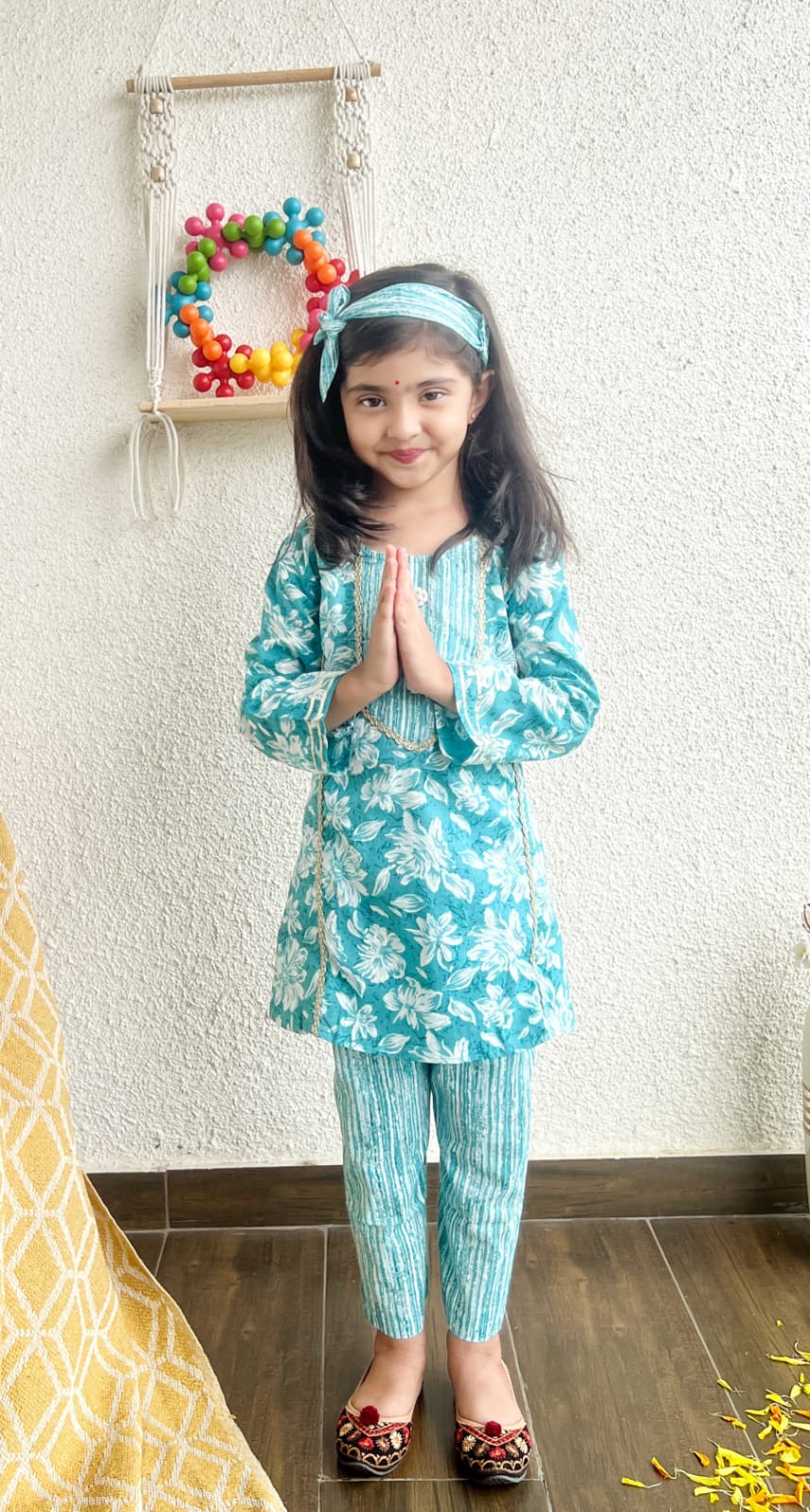 Kurti-Pants with hairband