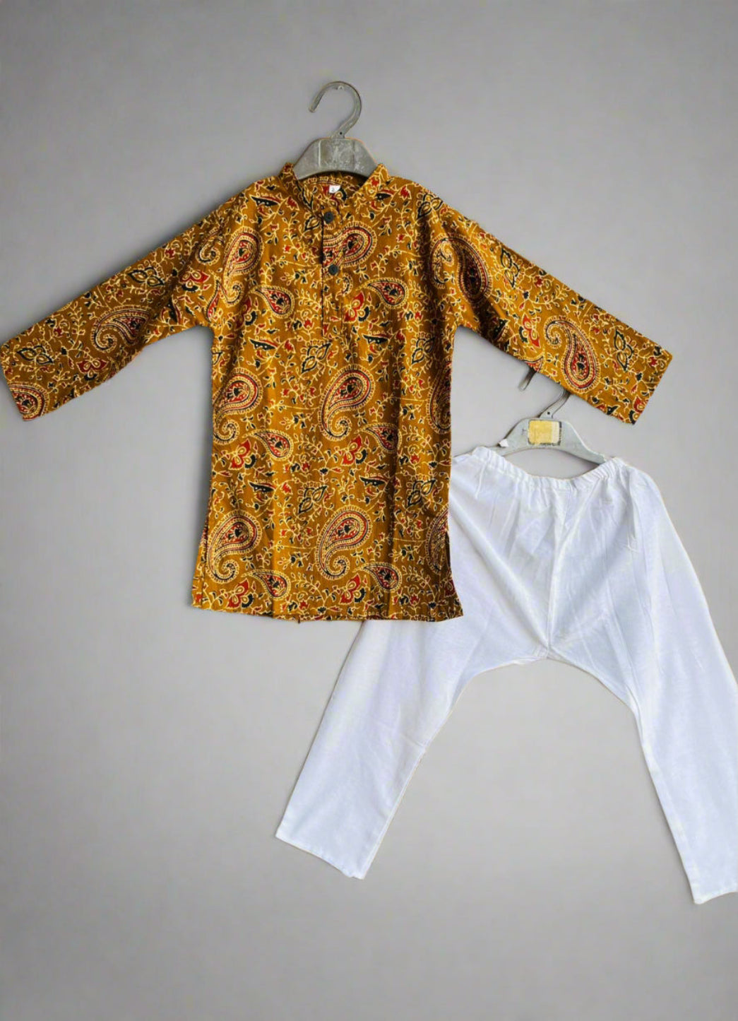Paisley print kurta pyjama