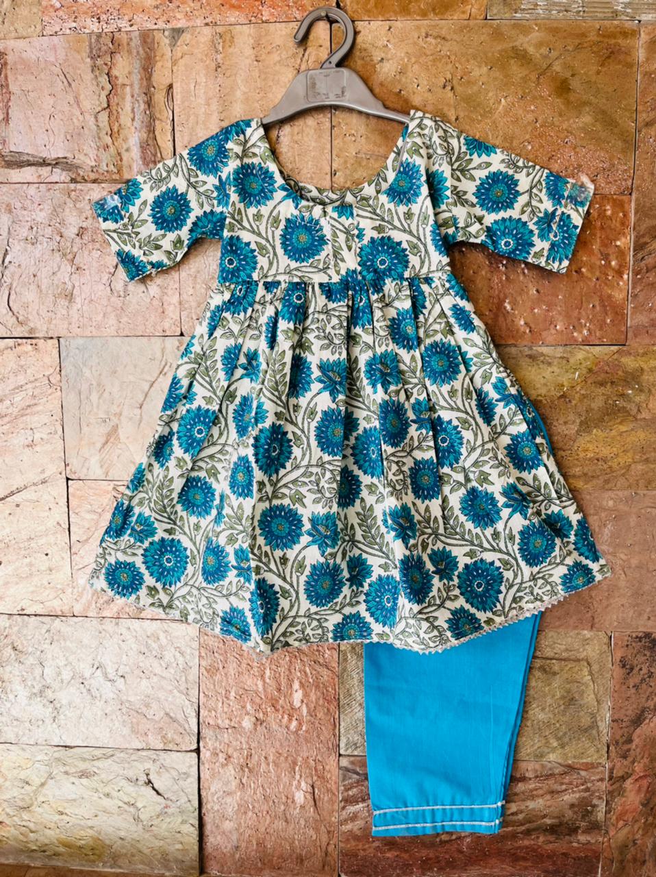 Floral pleated dress with pants