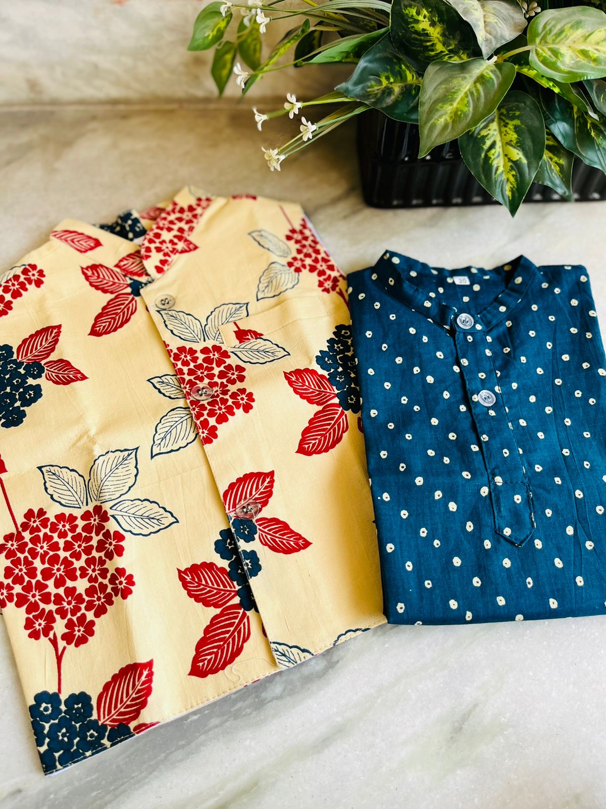 Polka dot Kurta pyjama with floral vest